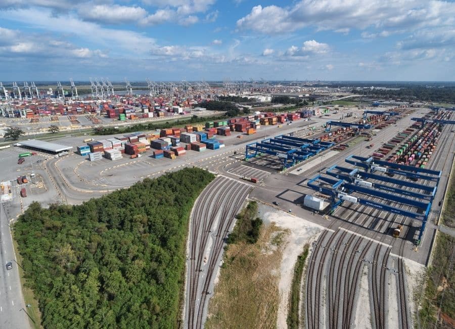 Rails into Freeport port in GA
